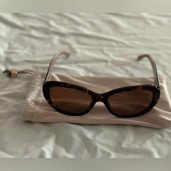 Tory Burch Sunglasses Tortoise - Picture 7 of 7